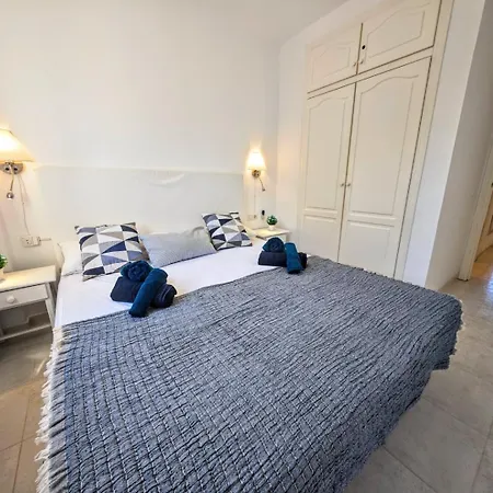 2 Bedroom Near