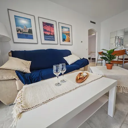 2 Bedroom Near Апартаменты